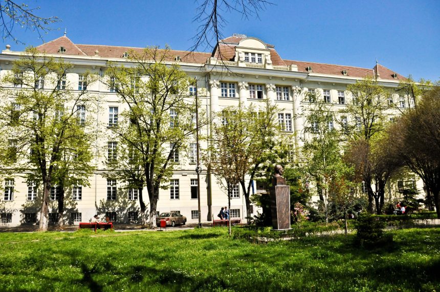 Burse FARA pentru studenți în anul universitar 2026-2027