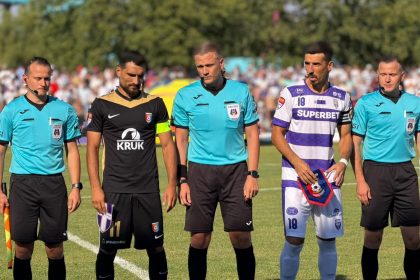 Echipa de fotbal Poli Timisoara inaintea debutului in noul sezon de Liga a 2-a pe Stadionul Electrica