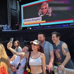 Fanii s-au strâns pe bulevardul I.C. Brătianu la repetițiile trupei The Script pentru fotografii și autografe.