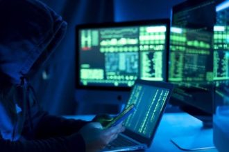 Poliția Română avertizează asupra mesajelor SMS false privind amenzi de viteză care fură datele bancare