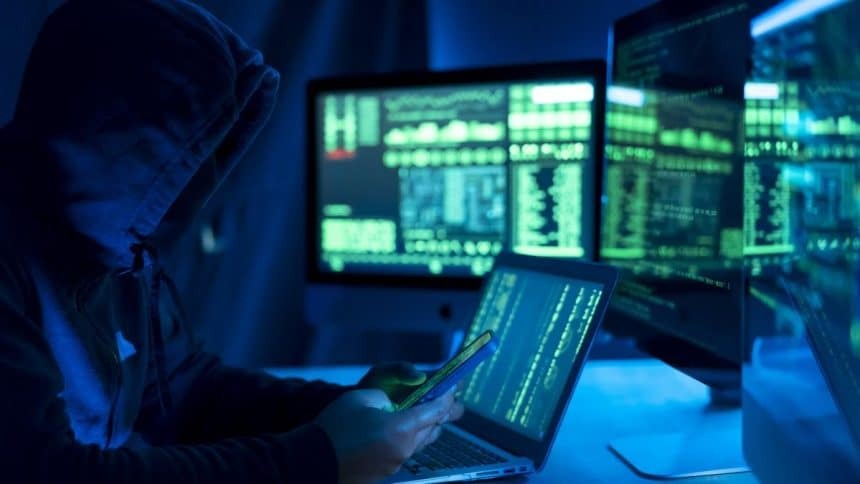 Poliția Română avertizează asupra mesajelor SMS false privind amenzi de viteză care fură datele bancare