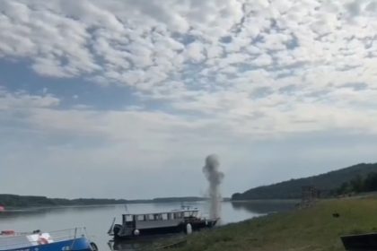 Măsură de urgență pe Dunăre: Patru barje sunt scufundate pentru a crește nivelul apei și a menține în funcțiune Unitatea 2 a centralei de la Cernavodă.