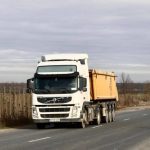 Traficul greu de peste 7,5 tone este oprit marți în județul Timiș din cauza codului roșu de temperaturi extreme