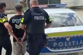 Un adolescent de 17 ani din Cornești a furat cheile a două mașini și le-a condus fără permis.