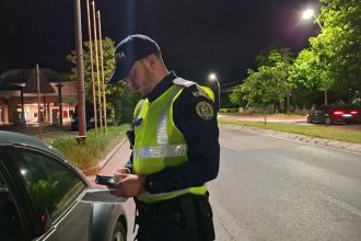 Un șofer din comuna Băița a fost reținut după ce analizele au indicat o alcoolemie record de 3,73 g/l în sânge.