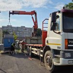 Echipamente și construcții improvizate ridicate de pe domeniul public la baza sportivă de pe strada Amforei.