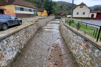 Protecție împotriva inundațiilor în Timiș: Lucrările de 28 de milioane de lei de pe Bega Superioară sunt realizate în proporție de 88%.