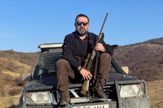 Scandal uriaș la o petrecere din Hunedoara: Un procuror din Caraș-Severin a fost reținut după ce a atacat polițiștii cu spray și a tras cu pistolul.