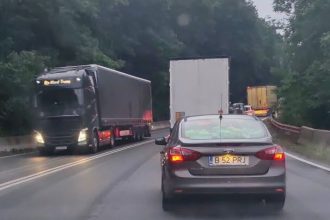 Accident în lanț la Margina: Trei autoturisme s-au ciocnit pe DN68A, provocând îngreunarea traficului spre Hunedoara.