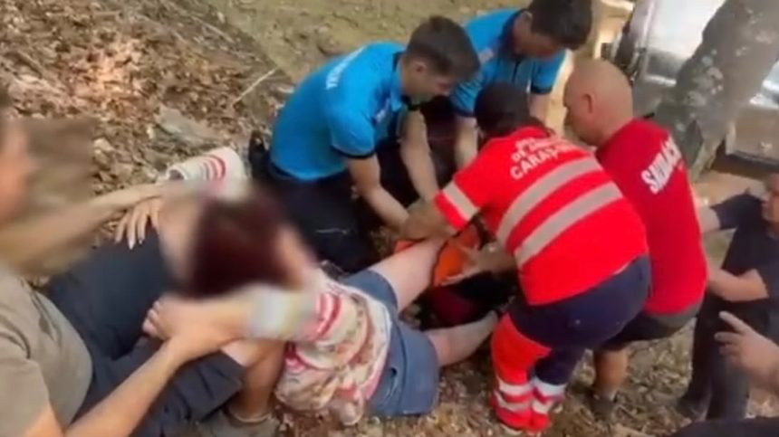 Intervenție în Munții Semenic: O turistă din Franța a fost salvată de jandarmii montani și salvamontiști după ce s-a accidentat la gleznă.