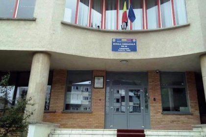 Scandal la Școala 30 din Timișoara: Conducerea acuză Primăria de ridicarea abuzivă a fișelor medicale ale elevilor.