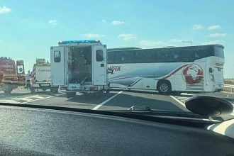 Autocar cu 49 de pasageri implicat într-un accident cu o motocicletă pe centura Timișoarei