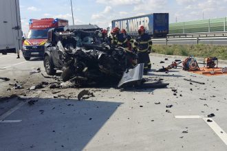 Accident mortal pe centura Timișoarei, unde o mașină a intrat sub un TIR parcat