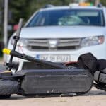 Trotinetist lovit de o mașină pe strada Liviu Rebreanu din Timișoara