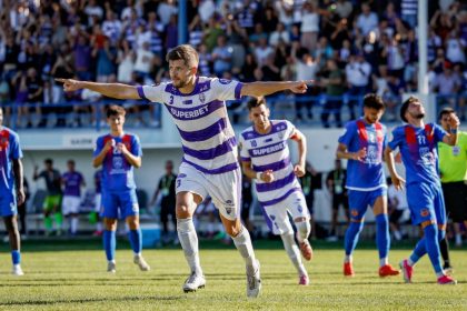 Performanță istorică pentru Politehnica Timișoara: Alb-violeții au învins ASA Târgu Mureș și s-au calificat în premieră în grupele Cupei României.
