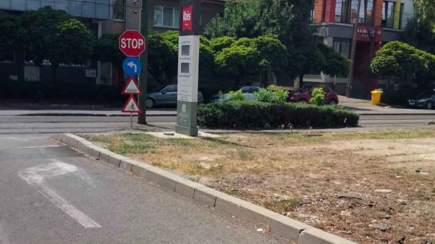 Trafic mai clar în centrul Timișoarei: Indicatorul buclucaș de pe strada Coriolan Brediceanu a fost îndepărtat.