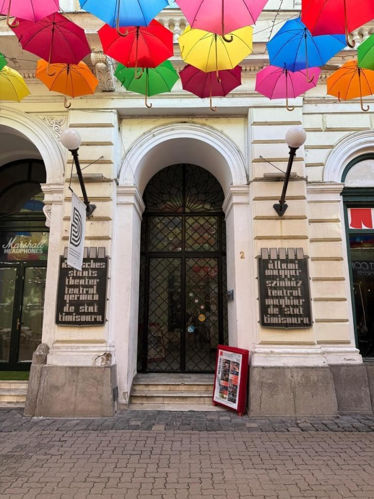 Schimbare la conducerea Teatrului German de Stat Timișoara: Laurence Rippel preia interimatul din 1 septembrie, după retragerea lui Lucian Vărșăndan