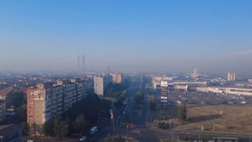 Fumul din Serbia și mirosul înțepător de ars afectează calitatea aerului în tot orașul.