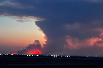 România ajută Serbia în lupta cu incendiile de vegetație, cu un elicopter Black Hawk și echipe de intervenție