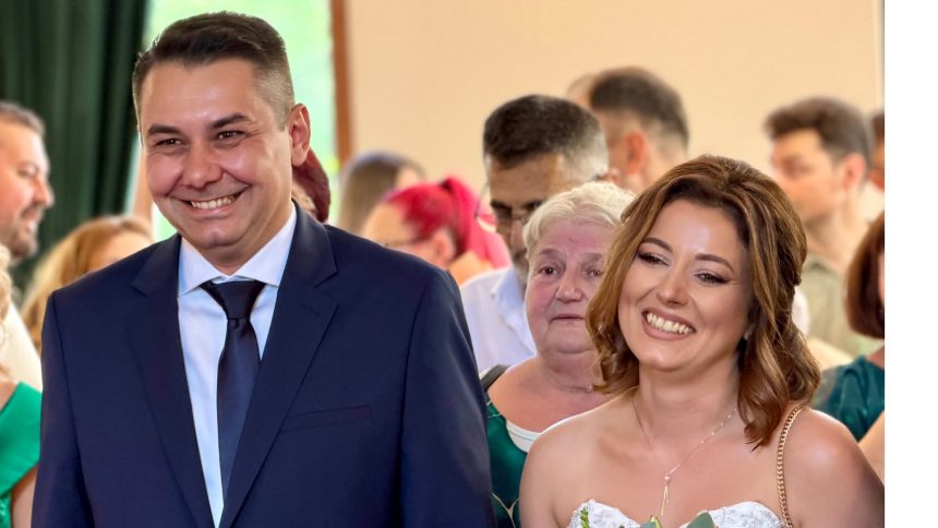 Jurnalistul PRO TV Daniel Preda și medicul Roberta Andreaș în ziua căsătoriei la Casa Căsătoriilor din Timișoara