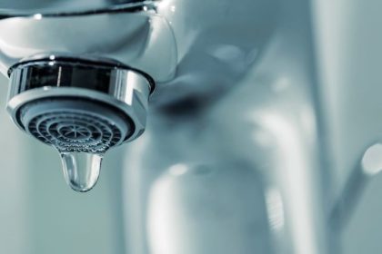 Avarii și lucrări Aquatim: Mai multe străzi din Timișoara și localități din județ rămân fără apă potabilă