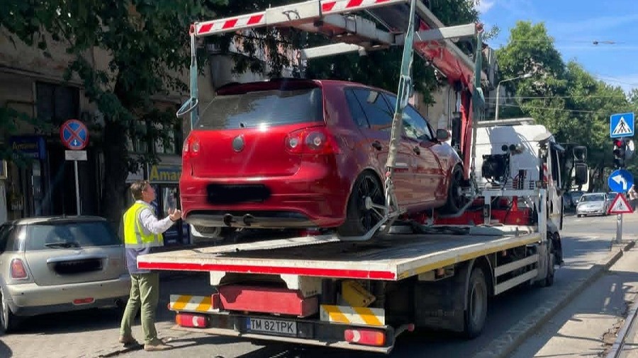Bilanțul parcărilor neregulamentare: Poliția Locală Timișoara a dat peste 21.000 de amenzi în valoare de 8,3 milioane de lei și a ridicat peste 800 de mașini