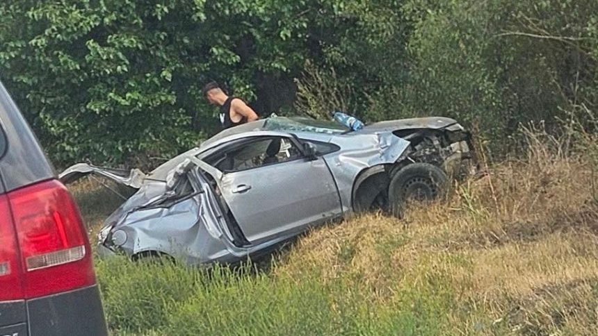 Accident grav între Horia și Șiria: Persoană încarcerată