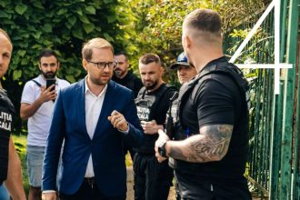 Primarul Dominic prezentând bilanțul celor 570 de demolări și eliberări de domenii publice în Timișoara