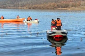 Tragedie pe lacul Secu: Două persoane, găsite înecate