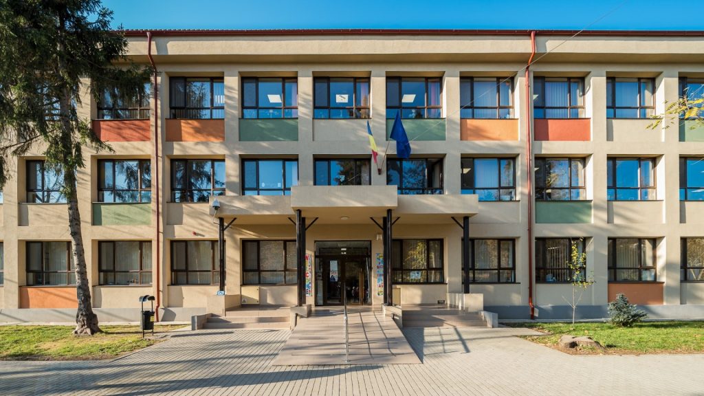 Investiții de 276 de milioane de euro pentru școlile din Vestul țării