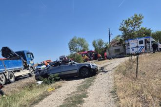 Intervenție contra cronometru în Timiș: Victime prinse între fiare