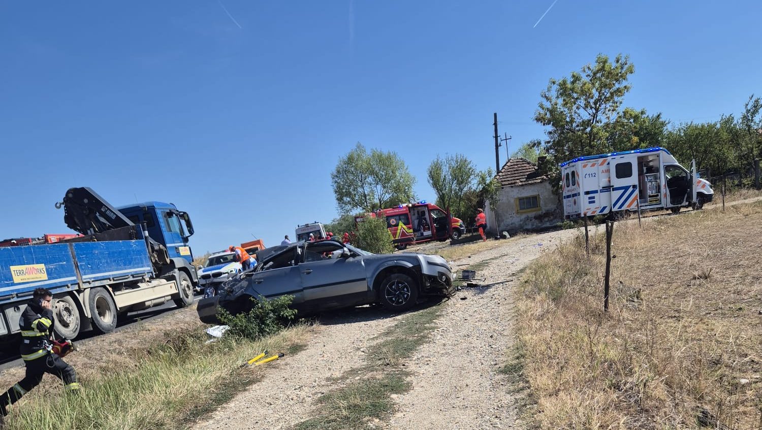 Intervenție contra cronometru în Timiș: Victime prinse între fiare