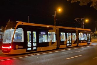Teste de noapte pentru noul tramvai scurt Bozankaya din Timișoara