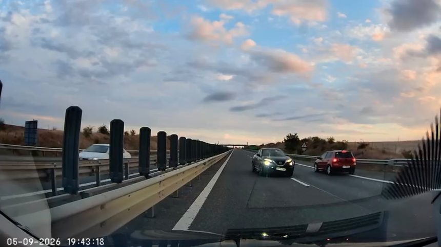 Accident pe autostradă din cauza unui șofer care circula pe contrasens