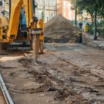 Șantier extins în cartierul Traian: Se reconstruiește linia de tramvai