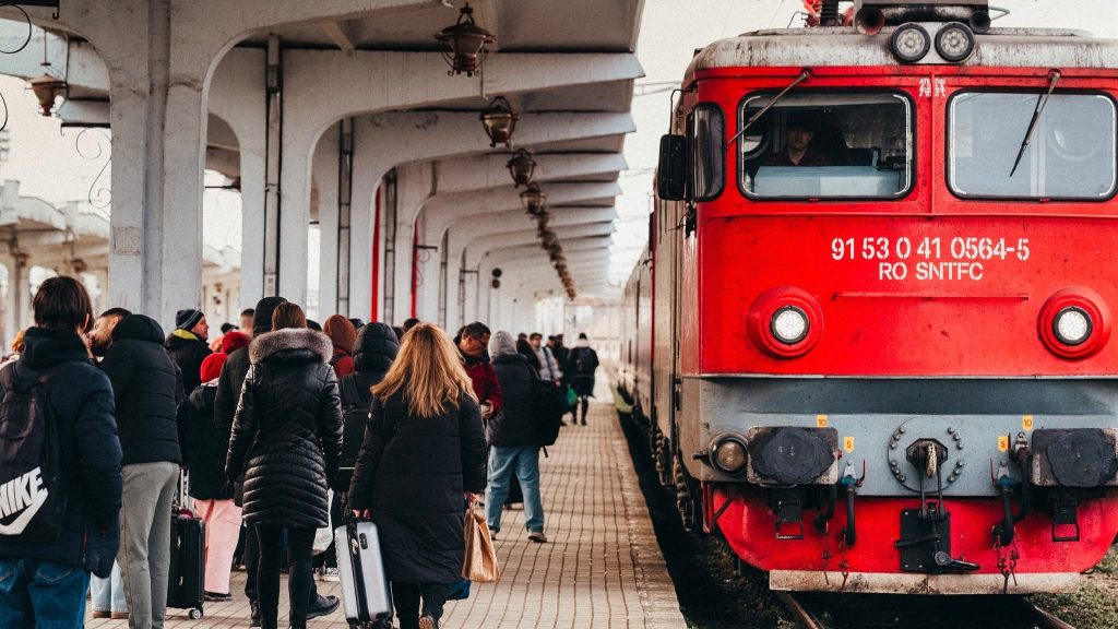 Trenurile dintre Timișoara și Arad sunt afectate de lucrări, iar călătorii vor fi preluați de autobuze