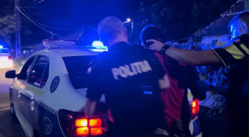 Fugă de 500 de metri de polițiști: Șofer beat criță, reținut în Timiș