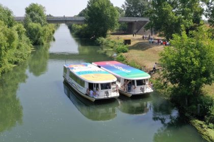 Excursie cu vaporașul pe Bega la Otelec pentru „Picnicul în pustă”