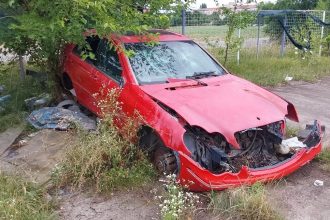 Poliția Locală Timișoara eliberează locurile de parcare de mașinile abandonate