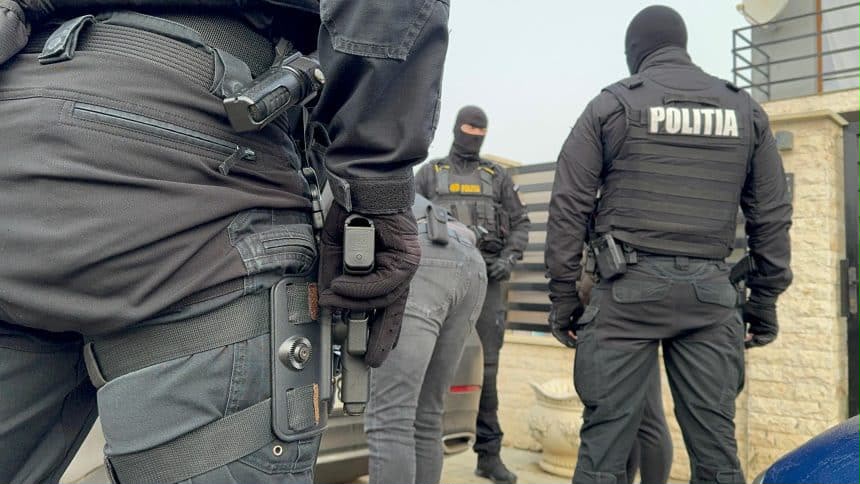 Percheziții DIICOT Timișoara: Bărbat arestat pentru viol și pornografie infantilă