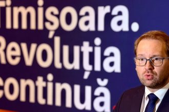 Primarul Dominic Fritz în timpul discursului susținut la evenimentul „Timișoara. Revoluția continuă”
