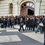 Protest al elevilor din Timiș împotriva uniformei obligatorii