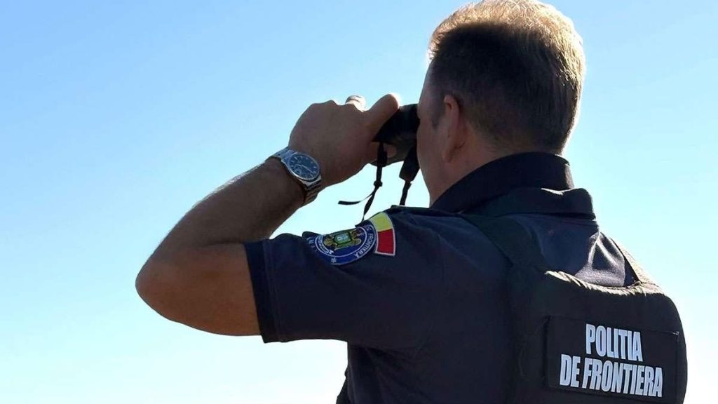 Trei bărbați căutați de autorități, prinși de polițiștii de frontieră la Nădlac