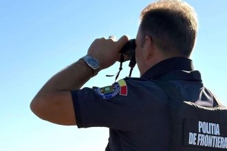 Trei bărbați căutați de autorități, prinși de polițiștii de frontieră la Nădlac