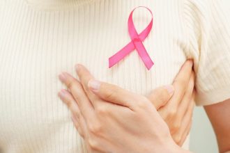 Peste 12.000 de cazuri de cancer la sân anual: Avertismentul medicilor din Timișoara