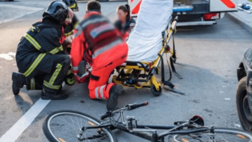 Biciclist lovit în plin după ce a trecut pe roșu în Timișoara