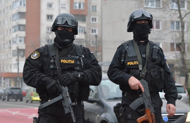 Focuri de armă și gaze lacrimogene în cartierul Ronaț din Timișoara