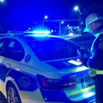 Accident în Pesac: O femeie fără permis a intrat cu mașina într-un gard și a fugit