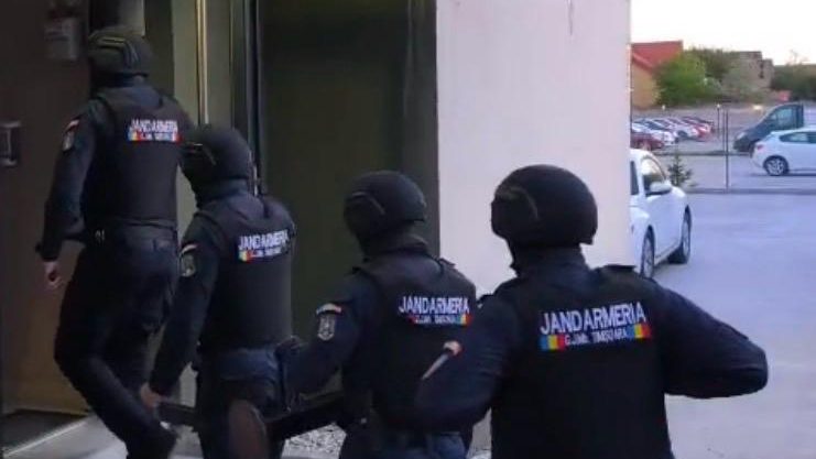 Percheziții DIICOT la Timișoara: Rețea de traficanți de droguri, destructurată