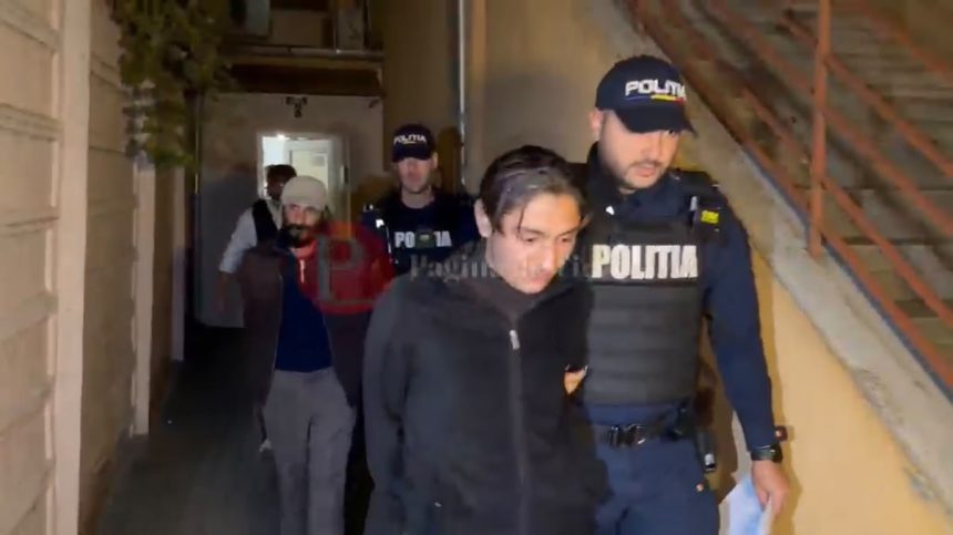 Tatăl și fratele elevului, reținuți după bătaia de la Școala 15 din Timișoara.
